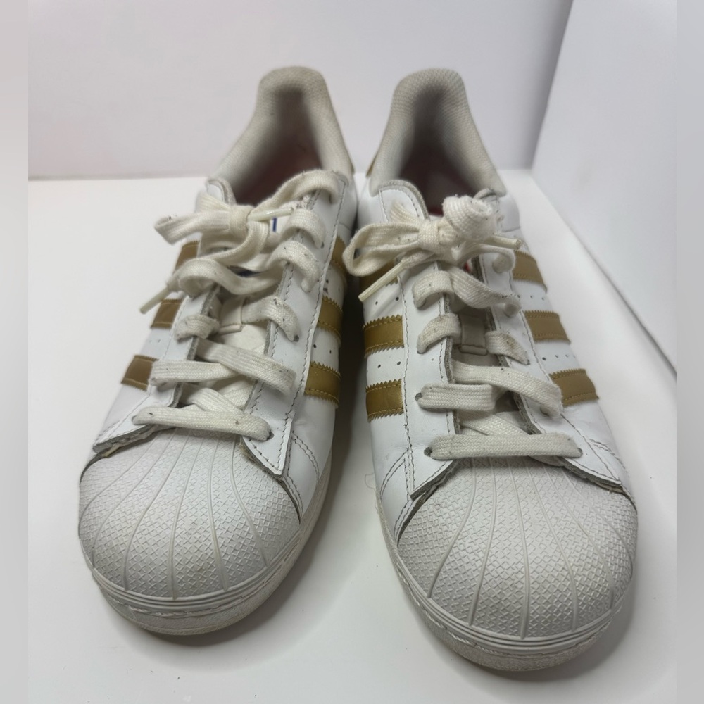 Adidas White and Gold Sneakers Youth Size 7